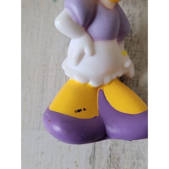 Daisy Duck sassy rubber bath toy figure purple - Picture 2 of 8